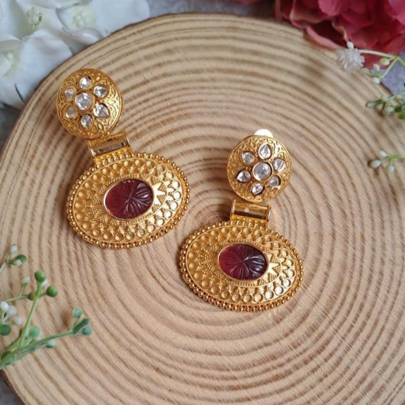 Kundan and Gold Drop Earring with Engraved stone - MR Jewels