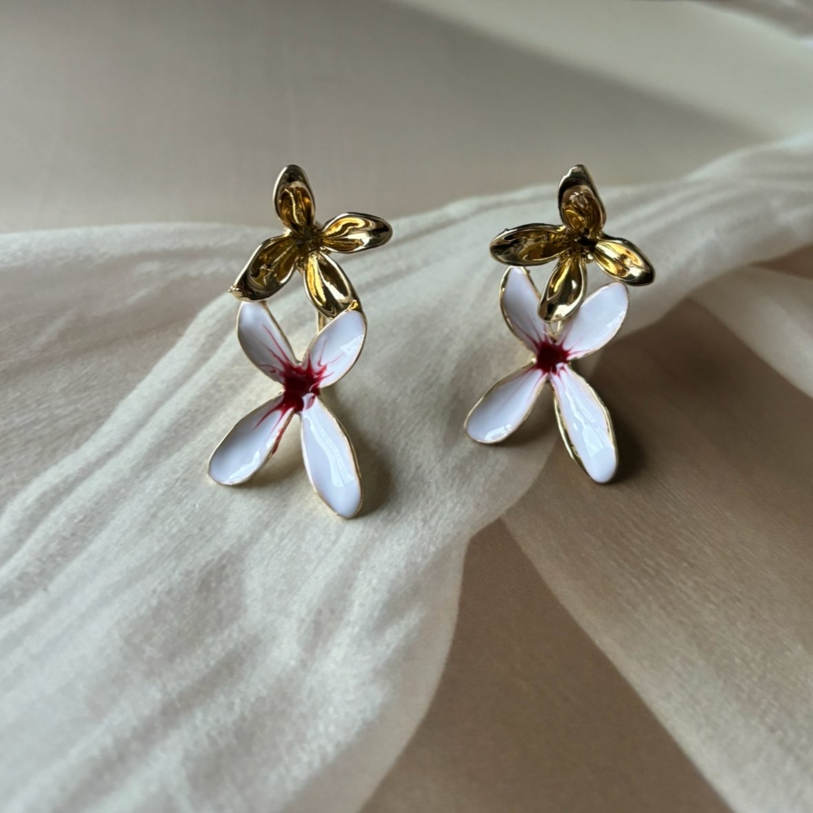 Lovely Flower Earrings - MR Jewels