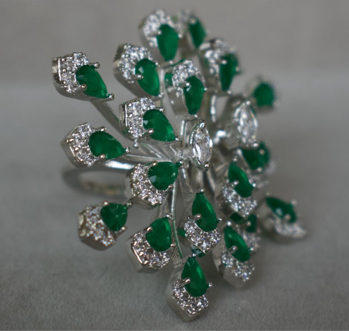 Lux Emerald Burst Cocktail Ring - Free size - MR Jewels