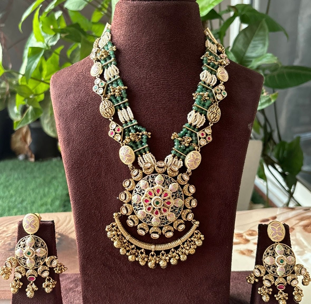 Maharani’s Heritage long Kundan Jewelry Set - MR Jewels