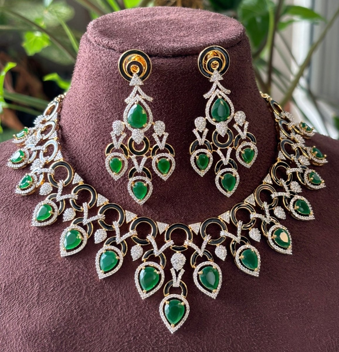 Majestic emerald and ruby Crystal Necklace Set with matching earrings - MR Jewels