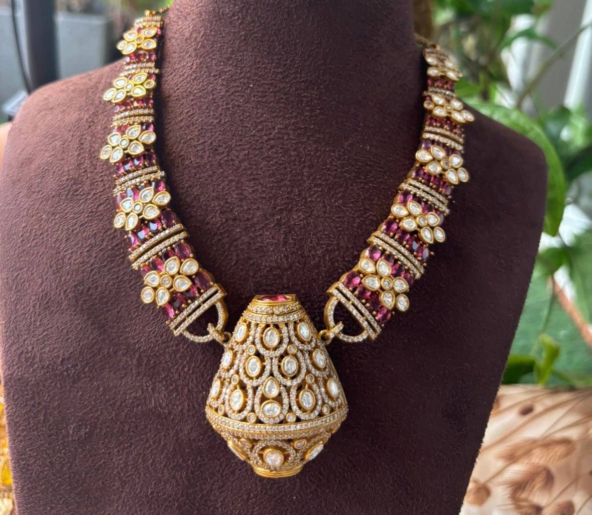 Majestic Kundan Necklace Set - MR Jewels