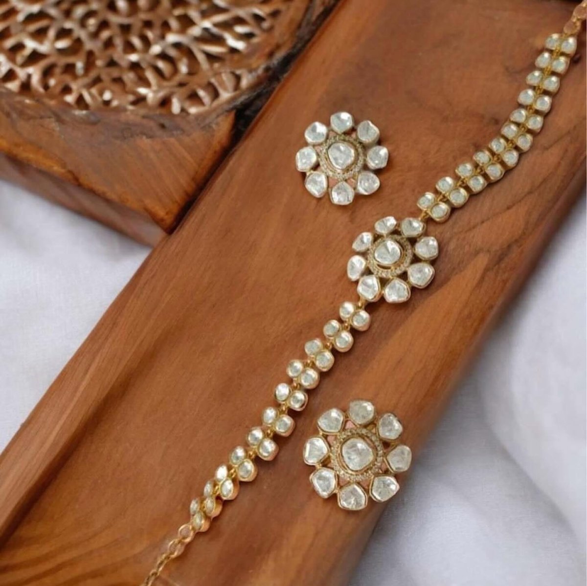 Minimalist Moissanite Gold Choker with Studs - MR Jewels