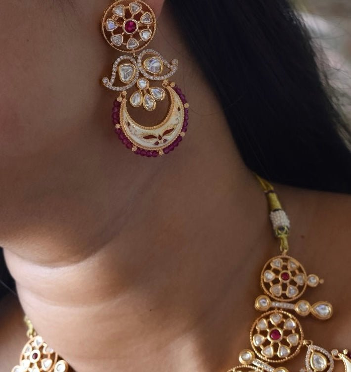 Navya Crescent uncut Kundan Jewelry Set with matching earrings and maangtikka - MR Jewels