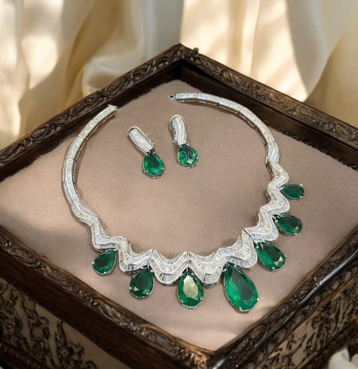 Priyanka chopra styled Exquisite Jewelry Set with Emerald Accents and Intricate Detailing - MR Jewels