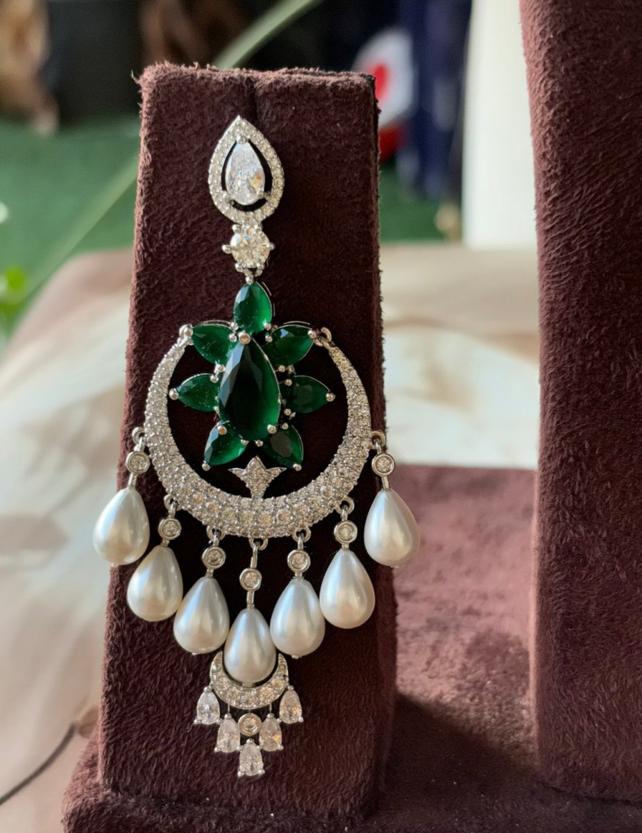 Regal Radhika Merchant - Inspired Necklace Set with Maangtikka and Earrings - MR Jewels