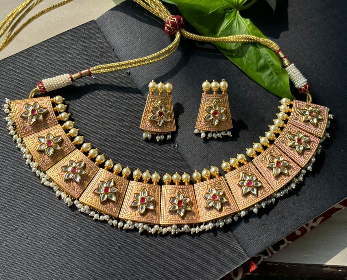 Royal Antique Floral Kundan Necklace - MR Jewels