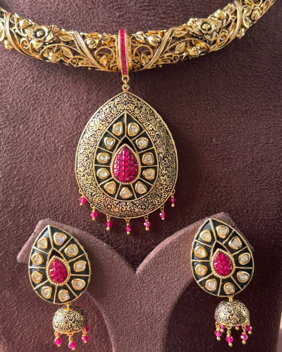 Royal Kundan Ruby Teardrop Hasli Set - MR Jewels