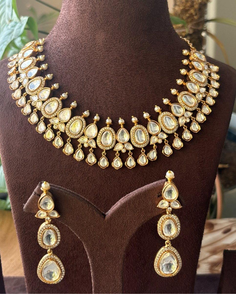 Royal Polki Necklace set with matching earrings - MR Jewels