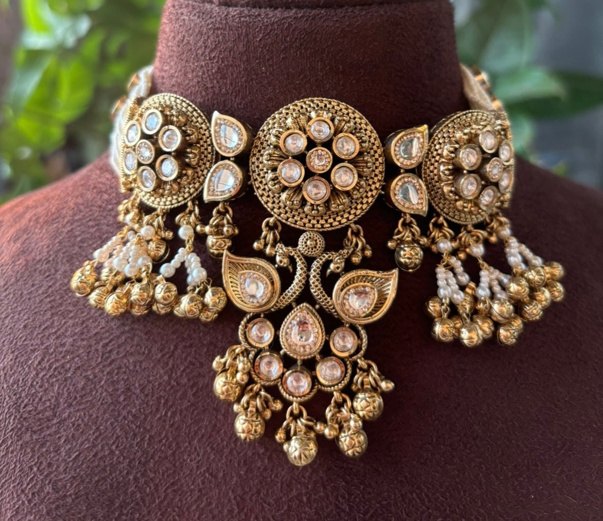 Sunaina RajWada Pearl Kundan Choker Set - MR Jewels