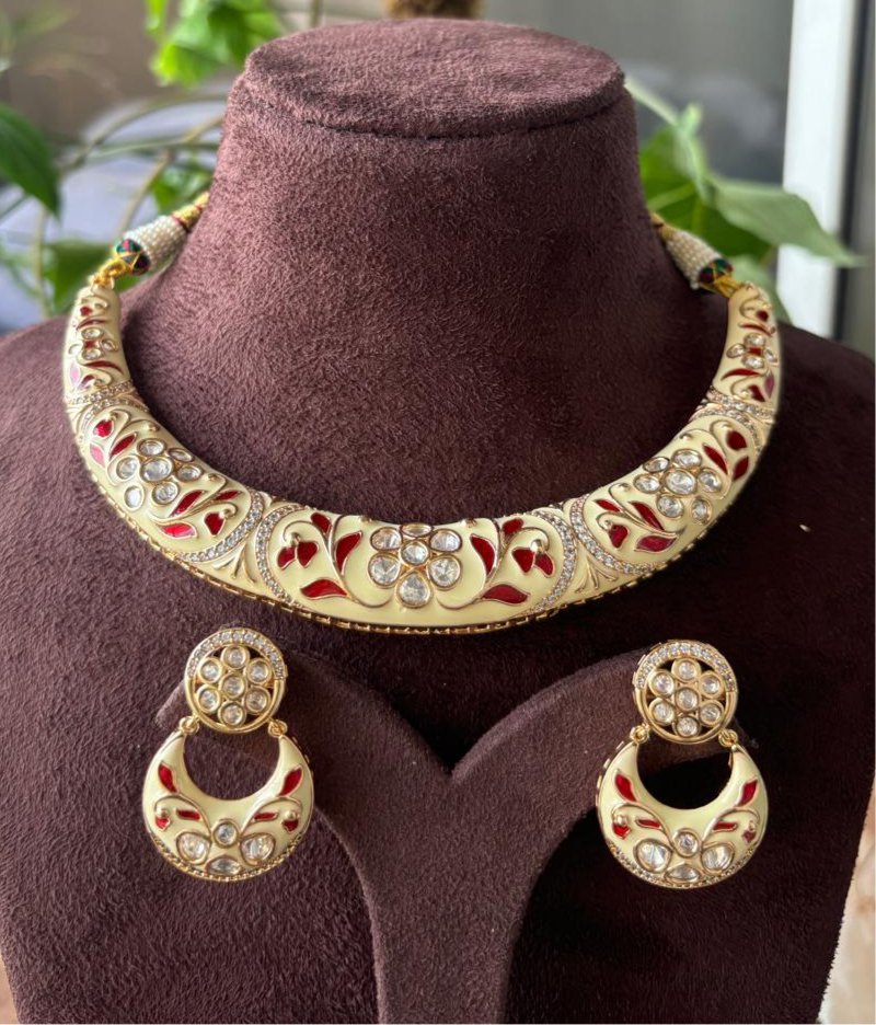 Traditional Hasli with earrings - MR Jewels