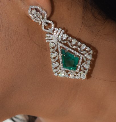 Vintage Charm Emerald Statement Earrings - MR Jewels